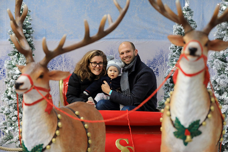 Family on the sleigh